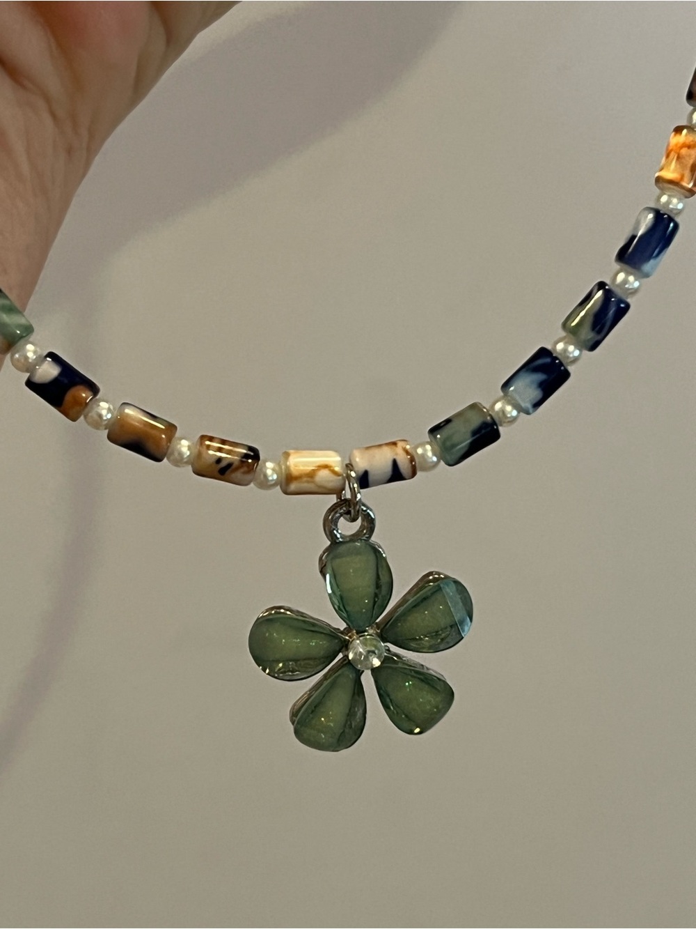 Glass Beaded Choker with Flower Pendant - Picture 4 of 4